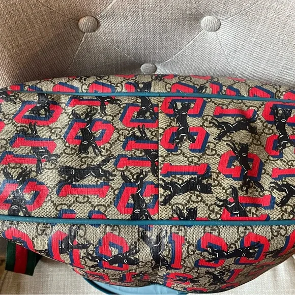 Gucci GG Supreme Monogram Gucci Wolf Diaper - Picture 6 of 10